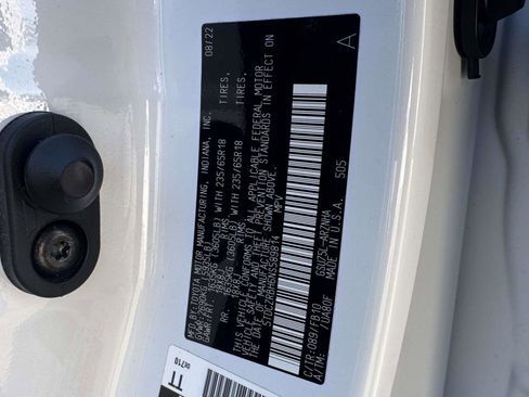 Certified 2022 Toyota Highlander L image 25