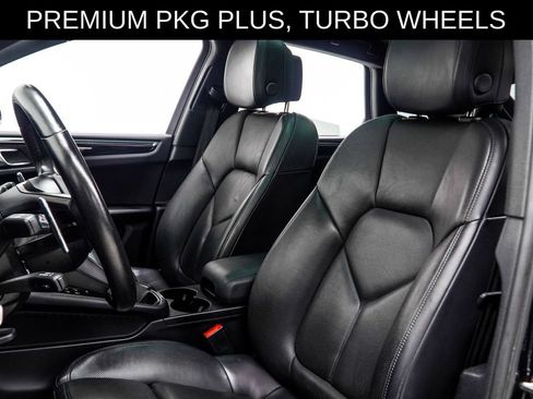 Used 2022 Porsche Macan AWD/4WD image 46