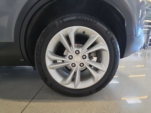 Used 2020 Buick Encore GX Preferred w/ Cold Weather Comfort Package AWD/4WD image 29
