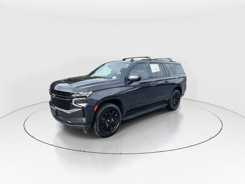 Used 2023 Chevrolet Suburban RST AWD/4WD image 4