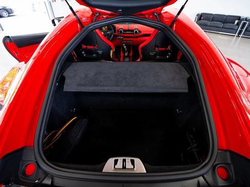 Used 2020 Ferrari 812 Superfast RWD image 95