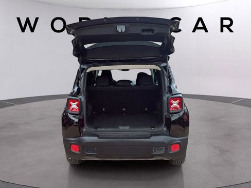 Used 2018 Jeep Renegade Latitude FWD image 18