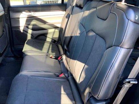 New 2025 Jeep Grand Cherokee L Altitude RWD image 16