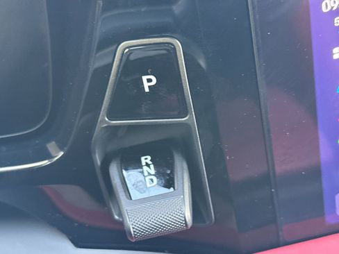 Certified 2025 Porsche Macan Electric image 26