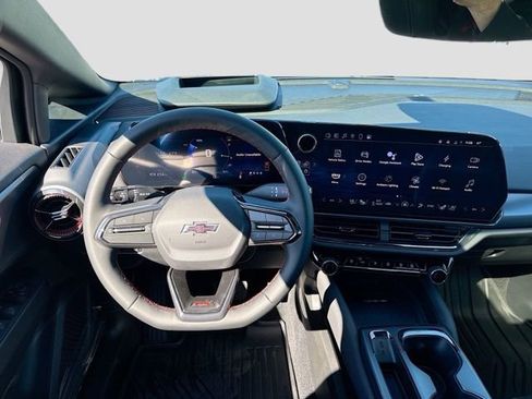 New 2026 Chevrolet Equinox EV RS image 17