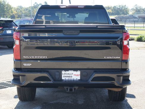 Used 2024 Chevrolet Silverado 1500 Custom image 3