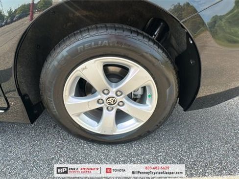 Used 2020 Toyota Sienna L image 18