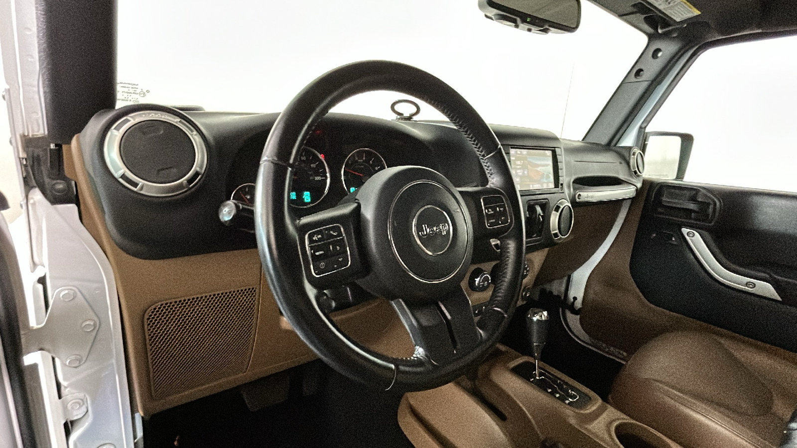 Used 2017 Jeep Wrangler Unlimited Sahara w/ Connectivity Group AWD/4WD image 17