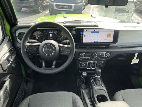 New 2025 Jeep Gladiator Sport AWD/4WD image 11
