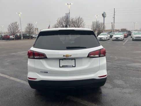 Used 2022 Chevrolet Equinox LS w/ LS Convenience Package image 9