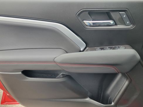 Used 2024 Chevrolet Colorado Z71 w/ Z71 Convenience Package 2 image 22