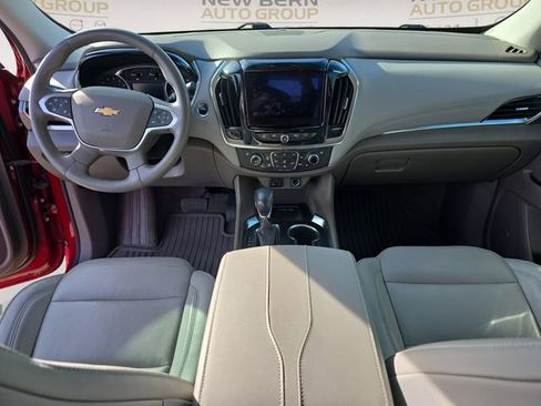 Used 2021 Chevrolet Traverse Premier FWD image 10