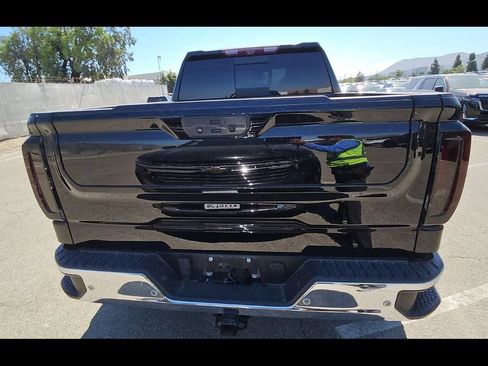 Used 2021 GMC Sierra 1500 SLT w/ SLT Premium Plus Package AWD/4WD image 5