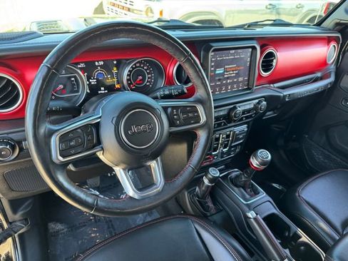Used 2019 Jeep Wrangler Unlimited Rubicon w/ Dual Top Group AWD/4WD image 11