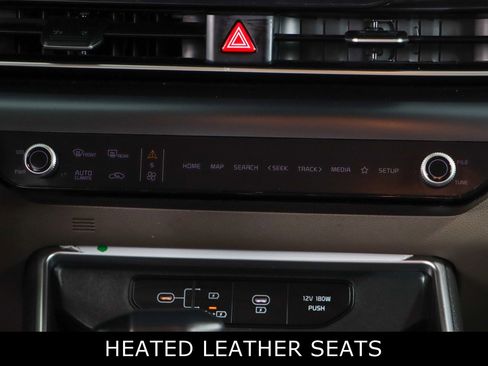 Used 2025 Kia Carnival image 20