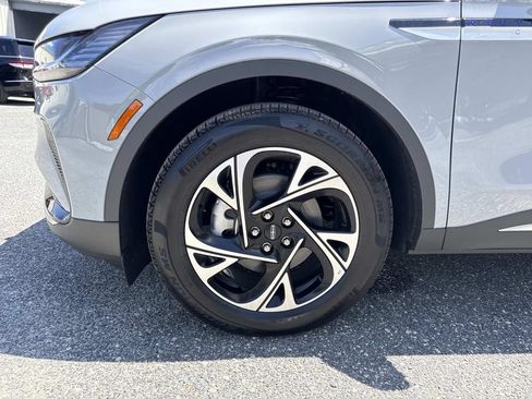 New 2026 Lincoln Nautilus Premier AWD/4WD image 10