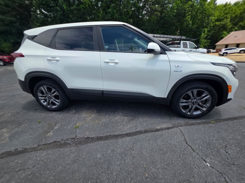 Used 2021 Kia Seltos LX AWD/4WD image 4