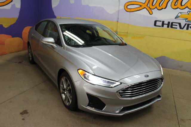 Used 2020 Ford Fusion SEL FWD image 2