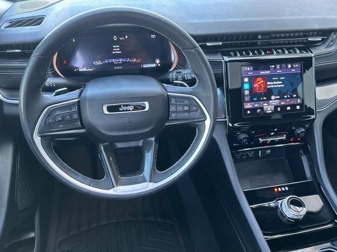 Used 2023 Jeep Grand Cherokee Altitude AWD/4WD image 14