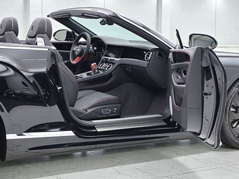 New 2026 Bentley Continental GTC image 11
