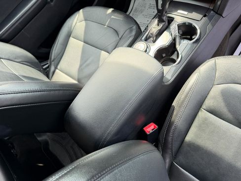 Used 2018 Ford Explorer XLT w/ Equipment Group 202A image 53