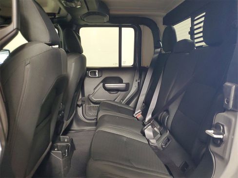Used 2020 Jeep Gladiator Sport image 21