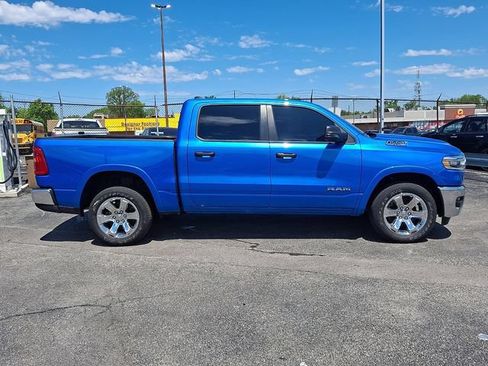 Used 2025 RAM 1500 Big Horn AWD/4WD image 7