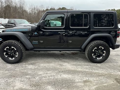 Used 2025 Jeep Wrangler Unlimited Rubicon 4xe w/ Convenience Group image 11