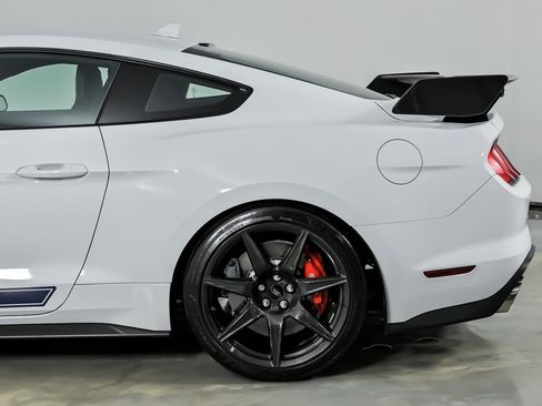 Used 2020 Ford Mustang Shelby GT500 w/ Carbon Fiber Track Pack RWD image 9