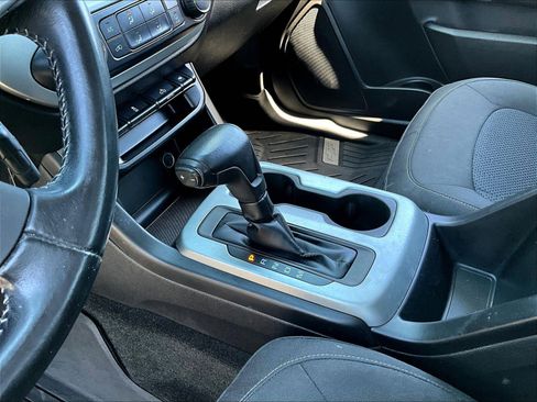 Used 2016 Chevrolet Colorado LT w/ LT Convenience Package RWD image 18