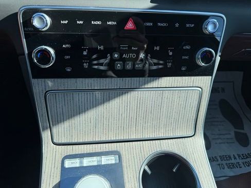 Certified 2025 Genesis GV80 3.5T Prestige image 36