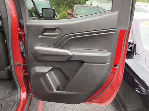Used 2024 Chevrolet Colorado Trail Boss w/ Advanced Trailering Package AWD/4WD image 5