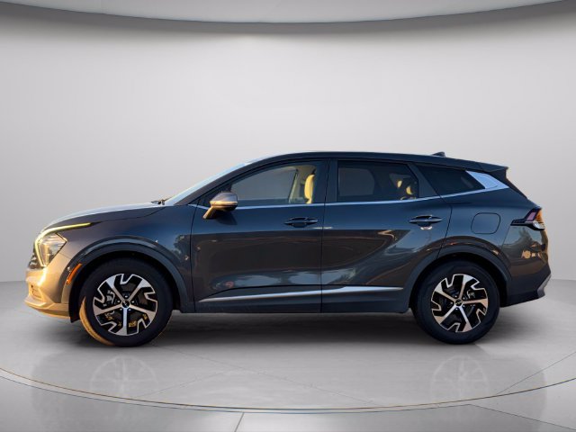 Used 2023 Kia Sportage EX FWD image 3