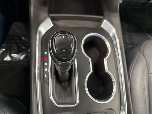 Used 2018 Chevrolet Traverse LT image 14