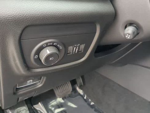 New 2026 Jeep Grand Cherokee Limited w/ Luxury Tech Group II AWD/4WD image 18
