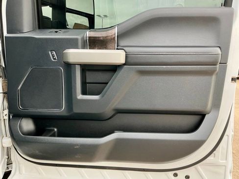 Used 2022 Ford F250 Lariat w/ Lariat Value Package image 23