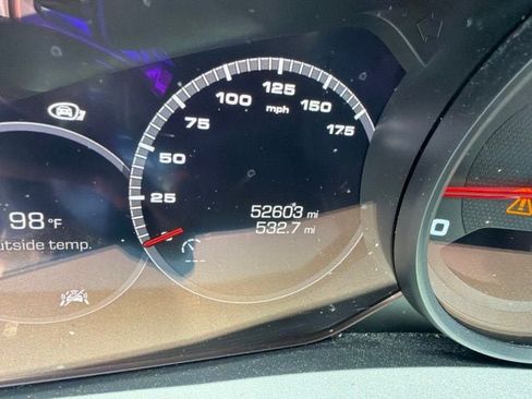 Used 2020 Porsche Cayenne AWD/4WD image 5