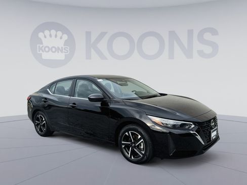 Used 2025 Nissan Sentra SV FWD image 10