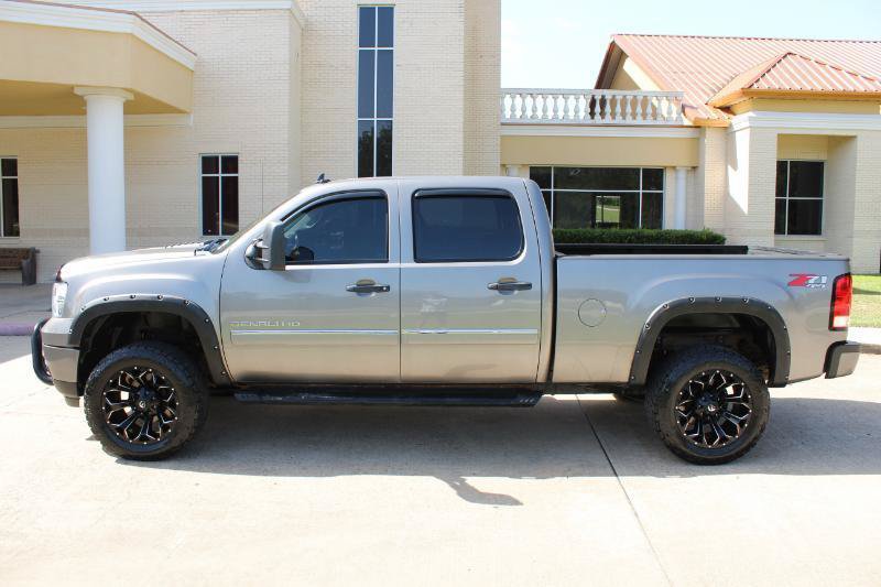 Used 2013 GMC Sierra 2500 Denali w/ Suspension Package, Off-Road AWD/4WD image 10