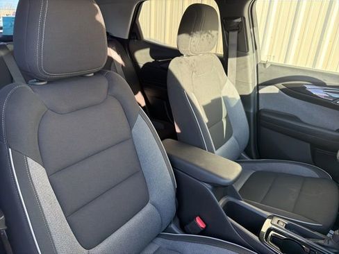 Used 2025 Chevrolet TrailBlazer LT image 8