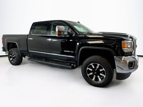 Used 2018 GMC Sierra 2500 SLT w/ Duramax Plus Package image 3