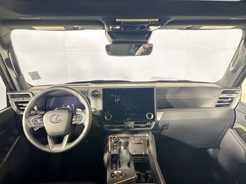 Used 2025 Lexus GX 550 550 Overtrail image 12