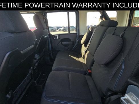 Used 2025 Jeep Wrangler Unlimited Rubicon 4xe image 9