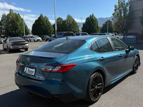 Used 2025 Toyota Camry SE w/ Convenience Package FWD image 6
