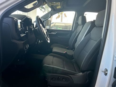 Used 2025 Chevrolet Silverado 2500 LT w/ Convenience Package image 11