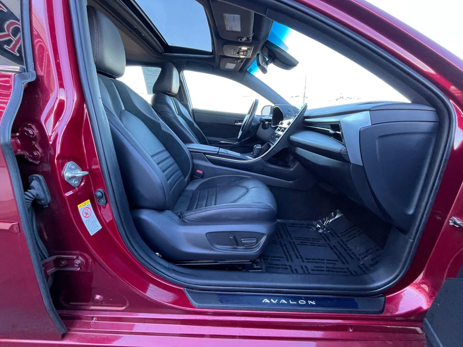 Used 2019 Toyota Avalon XSE FWD image 29
