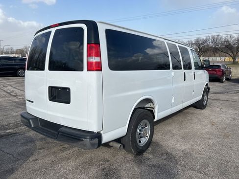Used 2025 Chevrolet Express 3500 LT w/ LT Preferred Equipment Group RWD image 10