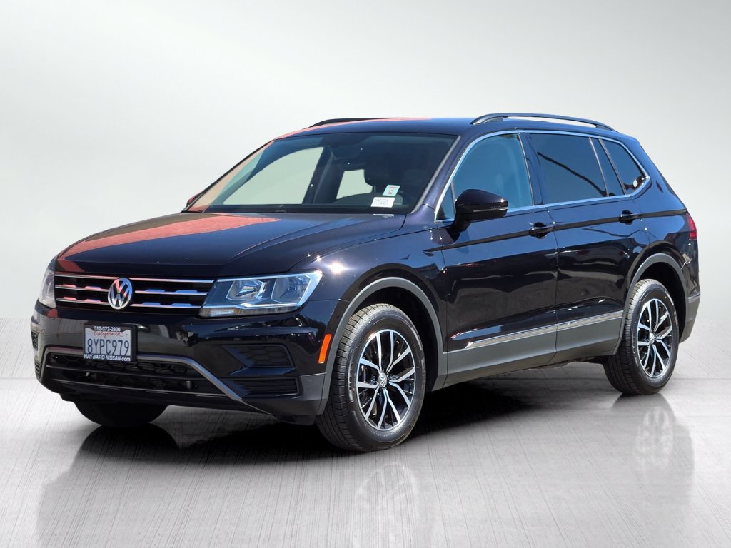 Used 2021 Volkswagen Tiguan SE w/ Panoramic Sunroof Package FWD image 9