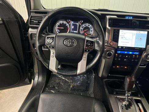 Used 2023 Toyota 4Runner Limited AWD/4WD image 17