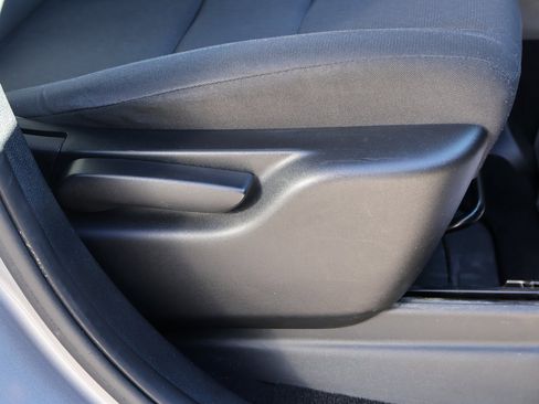 Used 2019 Jeep Grand Cherokee Laredo image 10